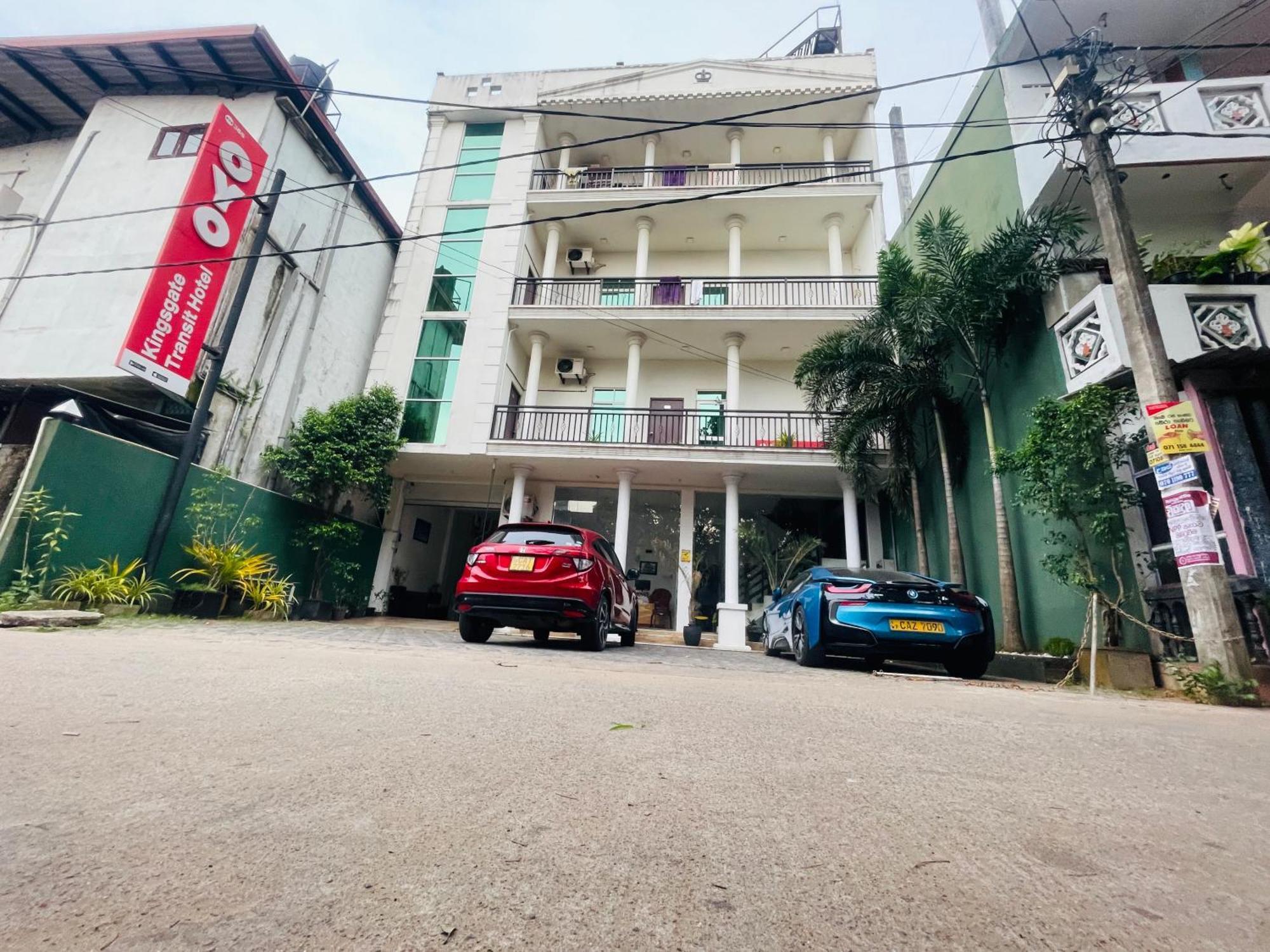 Kings Gate Airport Transit Hotel Katunayake Exterior photo